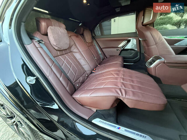 Черный БМВ i7, объемом двигателя 0 л и пробегом 36 тыс. км за 107000 $, фото 96 на Automoto.ua