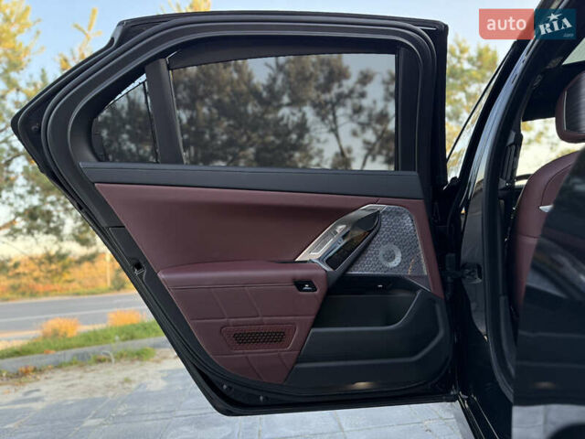 Черный БМВ i7, объемом двигателя 0 л и пробегом 36 тыс. км за 107000 $, фото 69 на Automoto.ua