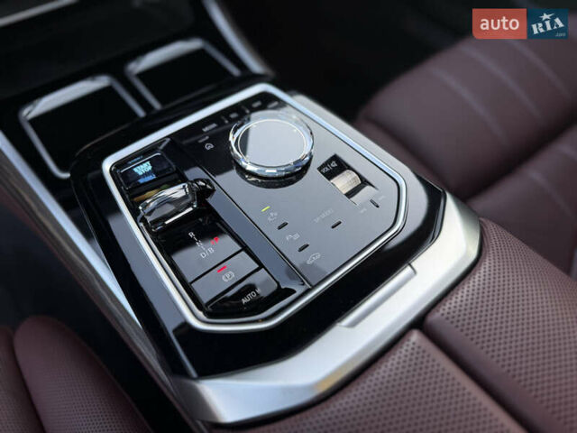 Черный БМВ i7, объемом двигателя 0 л и пробегом 36 тыс. км за 107000 $, фото 47 на Automoto.ua