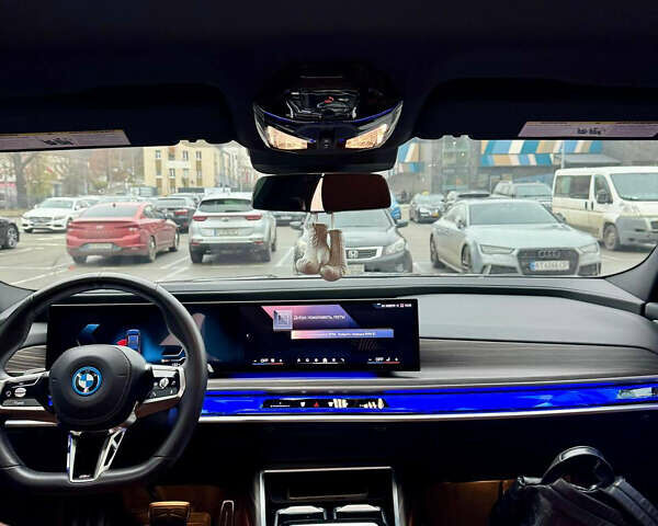 Черный БМВ i7, объемом двигателя 0 л и пробегом 22 тыс. км за 92000 $, фото 21 на Automoto.ua