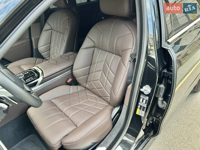 Чорний БМВ i7, об'ємом двигуна 0 л та пробігом 48 тис. км за 95000 $, фото 22 на Automoto.ua