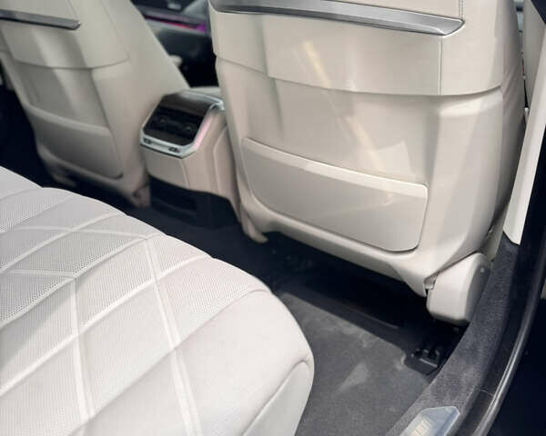 Черный БМВ i7, объемом двигателя 0 л и пробегом 12 тыс. км за 88000 $, фото 25 на Automoto.ua