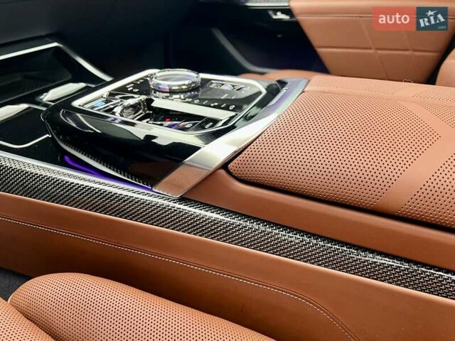 Черный БМВ i7, объемом двигателя 0 л и пробегом 35 тыс. км за 123900 $, фото 20 на Automoto.ua