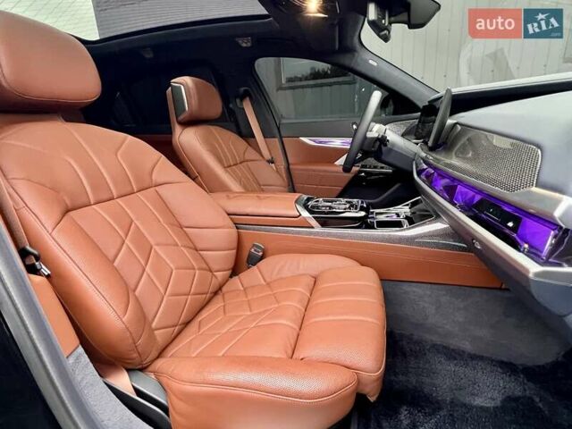 Черный БМВ i7, объемом двигателя 0 л и пробегом 35 тыс. км за 123900 $, фото 63 на Automoto.ua