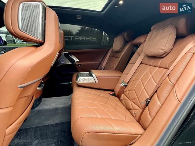 Черный БМВ i7, объемом двигателя 0 л и пробегом 35 тыс. км за 123900 $, фото 37 на Automoto.ua