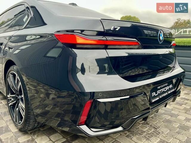 Черный БМВ i7, объемом двигателя 0 л и пробегом 35 тыс. км за 123900 $, фото 39 на Automoto.ua