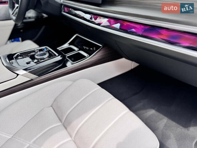 Черный БМВ i7, объемом двигателя 0 л и пробегом 12 тыс. км за 88000 $, фото 28 на Automoto.ua