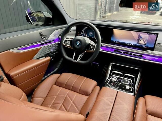Черный БМВ i7, объемом двигателя 0 л и пробегом 35 тыс. км за 123900 $, фото 80 на Automoto.ua
