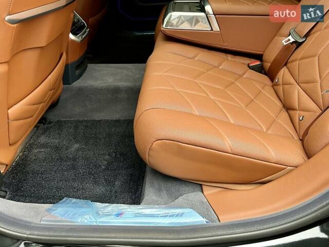 Черный БМВ i7, объемом двигателя 0 л и пробегом 35 тыс. км за 123900 $, фото 35 на Automoto.ua