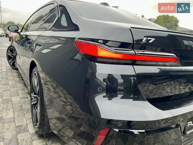 Черный БМВ i7, объемом двигателя 0 л и пробегом 35 тыс. км за 123900 $, фото 91 на Automoto.ua