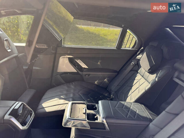 Чорний БМВ i7, об'ємом двигуна 0 л та пробігом 55 тис. км за 91500 $, фото 29 на Automoto.ua