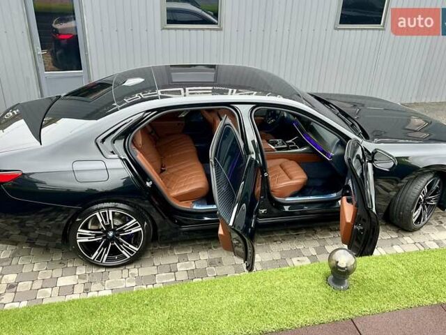 Черный БМВ i7, объемом двигателя 0 л и пробегом 35 тыс. км за 123900 $, фото 107 на Automoto.ua