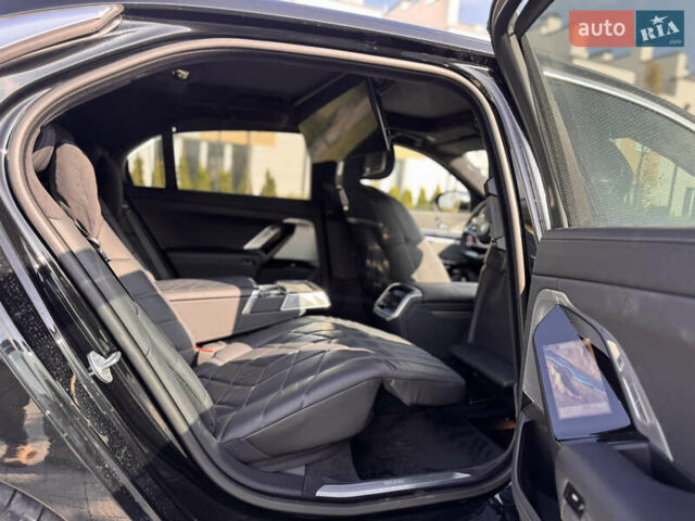 Чорний БМВ i7, об'ємом двигуна 0 л та пробігом 55 тис. км за 91500 $, фото 32 на Automoto.ua