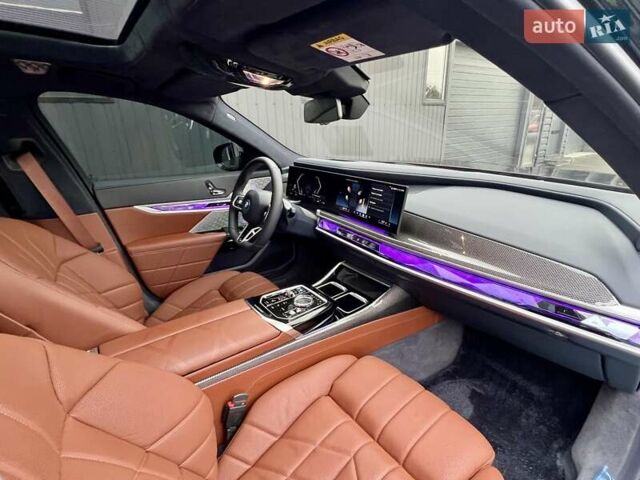 Черный БМВ i7, объемом двигателя 0 л и пробегом 35 тыс. км за 123900 $, фото 64 на Automoto.ua