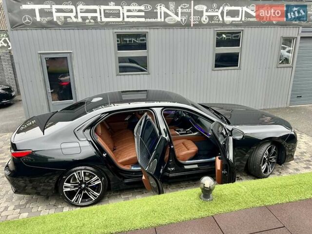 Черный БМВ i7, объемом двигателя 0 л и пробегом 35 тыс. км за 123900 $, фото 106 на Automoto.ua