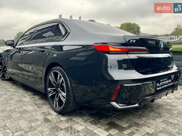 Черный БМВ i7, объемом двигателя 0 л и пробегом 35 тыс. км за 123900 $, фото 89 на Automoto.ua