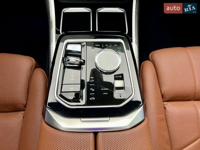 Черный БМВ i7, объемом двигателя 0 л и пробегом 35 тыс. км за 123900 $, фото 73 на Automoto.ua