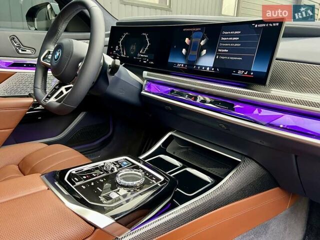Черный БМВ i7, объемом двигателя 0 л и пробегом 35 тыс. км за 123900 $, фото 61 на Automoto.ua
