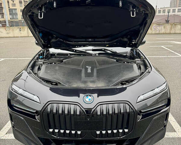 Черный БМВ i7, объемом двигателя 0 л и пробегом 22 тыс. км за 92000 $, фото 4 на Automoto.ua