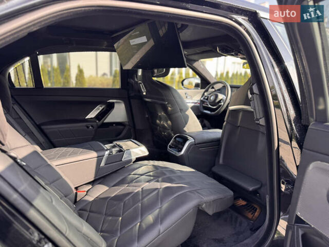 Чорний БМВ i7, об'ємом двигуна 0 л та пробігом 55 тис. км за 91500 $, фото 1 на Automoto.ua