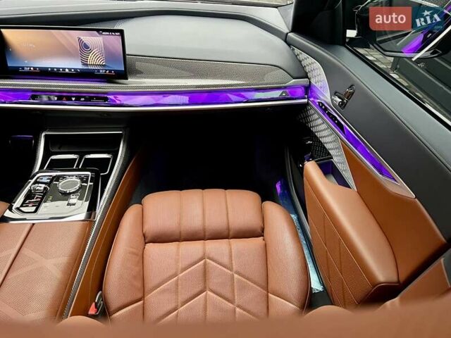 Черный БМВ i7, объемом двигателя 0 л и пробегом 35 тыс. км за 123900 $, фото 78 на Automoto.ua