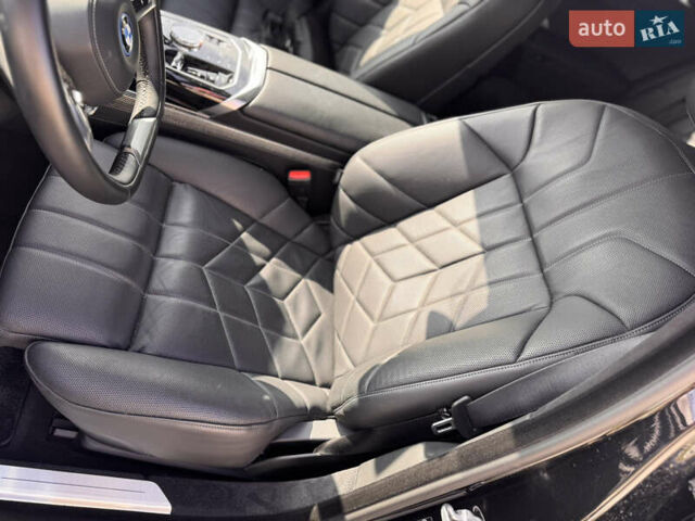 Чорний БМВ i7, об'ємом двигуна 0 л та пробігом 55 тис. км за 91500 $, фото 18 на Automoto.ua