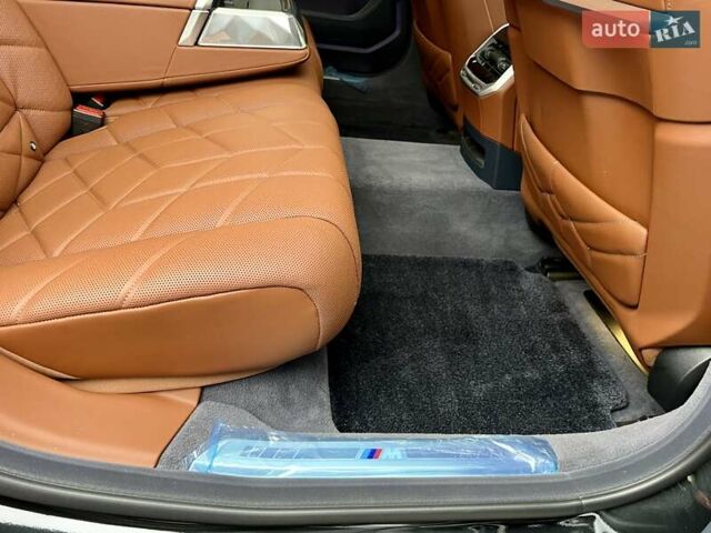 Черный БМВ i7, объемом двигателя 0 л и пробегом 35 тыс. км за 123900 $, фото 51 на Automoto.ua