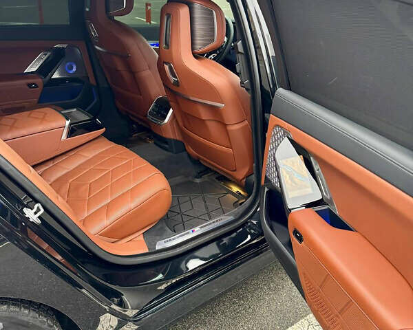Черный БМВ i7, объемом двигателя 0 л и пробегом 22 тыс. км за 92000 $, фото 19 на Automoto.ua