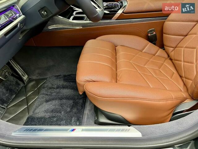 Черный БМВ i7, объемом двигателя 0 л и пробегом 35 тыс. км за 123900 $, фото 24 на Automoto.ua