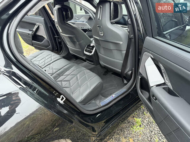 Черный БМВ i7, объемом двигателя 0 л и пробегом 21 тыс. км за 57000 $, фото 17 на Automoto.ua