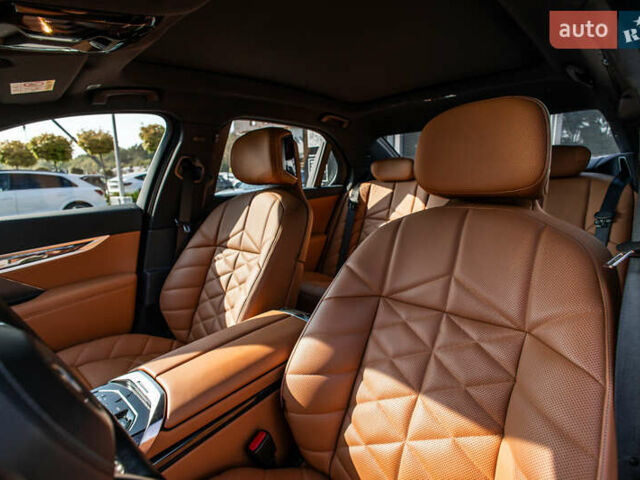 Черный БМВ i7, объемом двигателя 0 л и пробегом 25 тыс. км за 86500 $, фото 9 на Automoto.ua