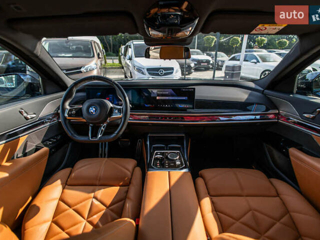 Черный БМВ i7, объемом двигателя 0 л и пробегом 25 тыс. км за 86500 $, фото 10 на Automoto.ua