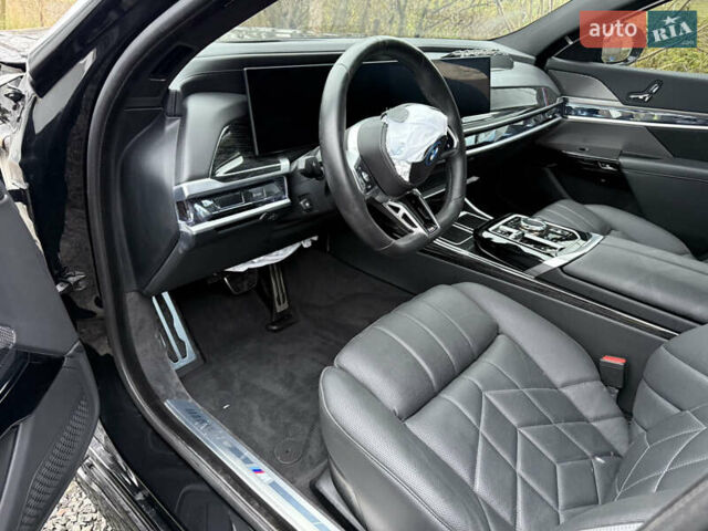 Черный БМВ i7, объемом двигателя 0 л и пробегом 21 тыс. км за 57000 $, фото 22 на Automoto.ua