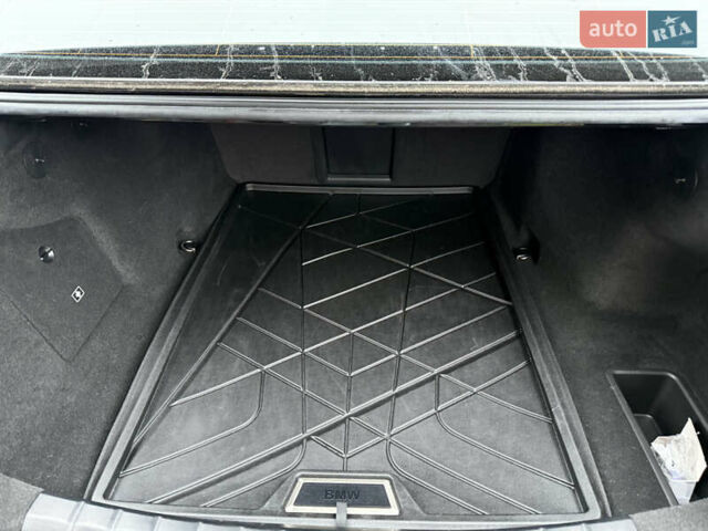 Черный БМВ i7, объемом двигателя 0 л и пробегом 21 тыс. км за 57000 $, фото 18 на Automoto.ua