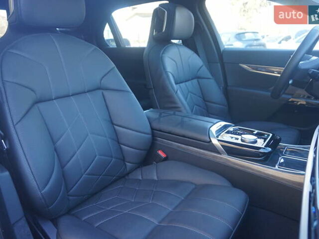 Черный БМВ i7, объемом двигателя 0 л и пробегом 27 тыс. км за 85000 $, фото 42 на Automoto.ua