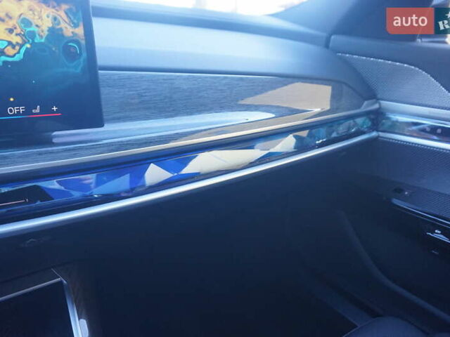 Черный БМВ i7, объемом двигателя 0 л и пробегом 27 тыс. км за 85000 $, фото 34 на Automoto.ua