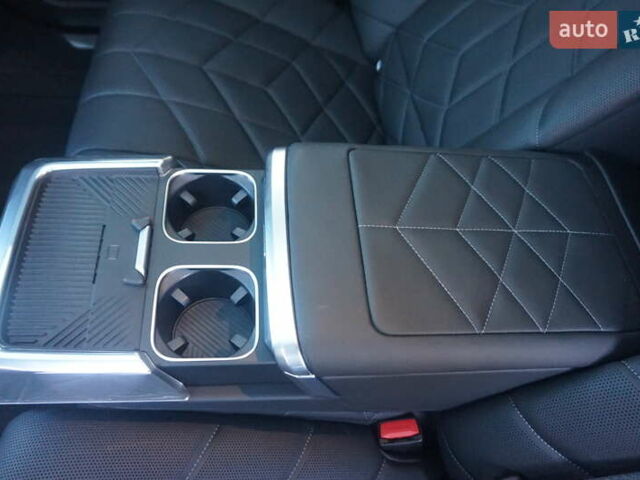 Черный БМВ i7, объемом двигателя 0 л и пробегом 27 тыс. км за 85000 $, фото 52 на Automoto.ua