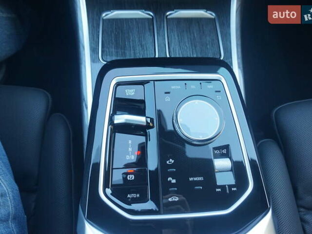 Черный БМВ i7, объемом двигателя 0 л и пробегом 27 тыс. км за 85000 $, фото 36 на Automoto.ua