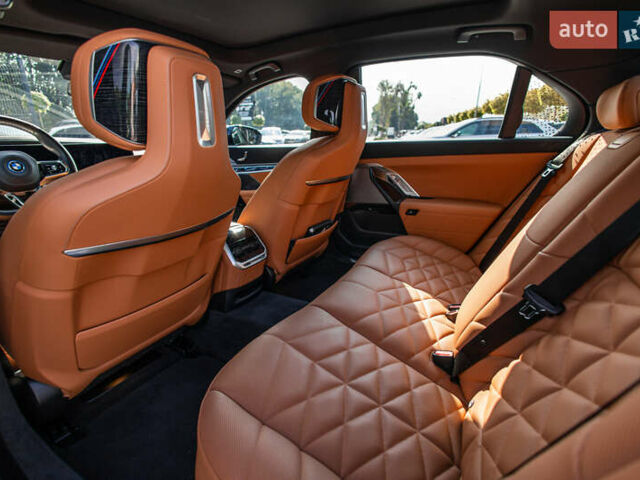 Черный БМВ i7, объемом двигателя 0 л и пробегом 25 тыс. км за 86500 $, фото 11 на Automoto.ua