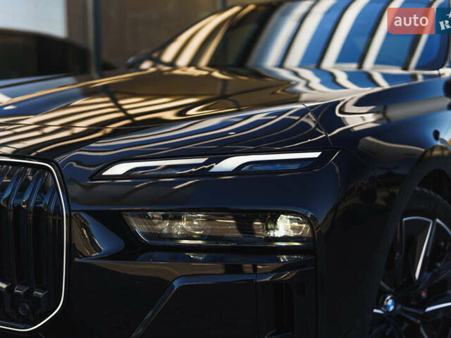 Черный БМВ i7, объемом двигателя 0 л и пробегом 20 тыс. км за 79900 $, фото 16 на Automoto.ua