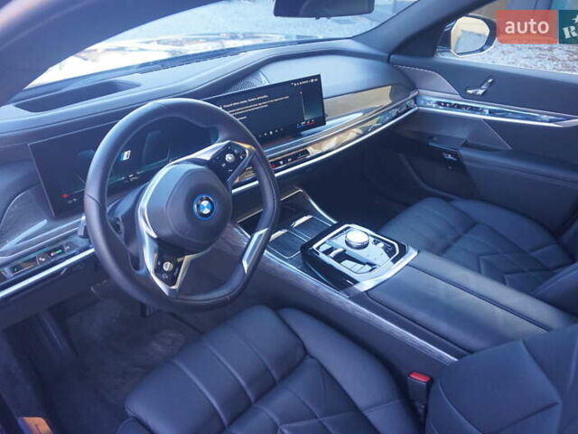 Черный БМВ i7, объемом двигателя 0 л и пробегом 27 тыс. км за 85000 $, фото 26 на Automoto.ua