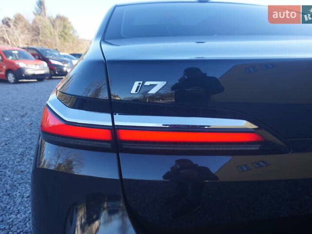 Черный БМВ i7, объемом двигателя 0 л и пробегом 27 тыс. км за 85000 $, фото 23 на Automoto.ua