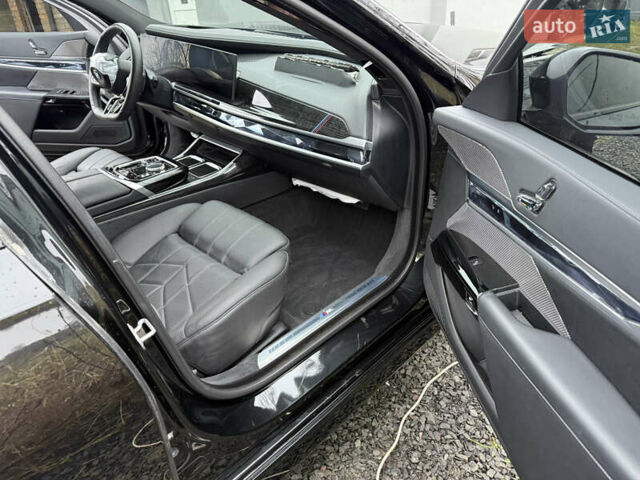 Черный БМВ i7, объемом двигателя 0 л и пробегом 21 тыс. км за 57000 $, фото 16 на Automoto.ua