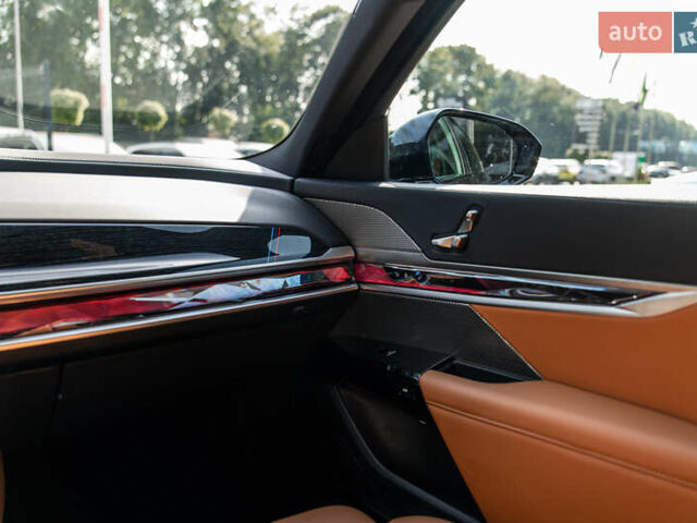 Черный БМВ i7, объемом двигателя 0 л и пробегом 25 тыс. км за 86500 $, фото 24 на Automoto.ua