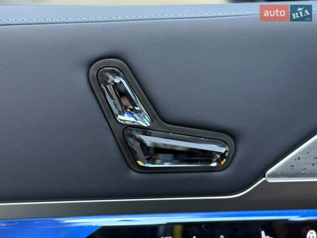 Черный БМВ i7, объемом двигателя 0 л и пробегом 1 тыс. км за 190000 $, фото 70 на Automoto.ua