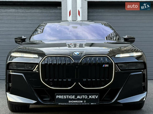 Черный БМВ i7, объемом двигателя 0 л и пробегом 1 тыс. км за 190000 $, фото 7 на Automoto.ua