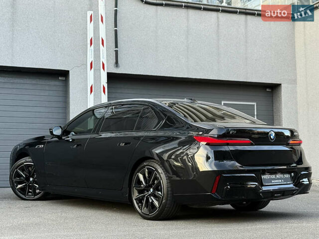 Черный БМВ i7, объемом двигателя 0 л и пробегом 1 тыс. км за 190000 $, фото 32 на Automoto.ua