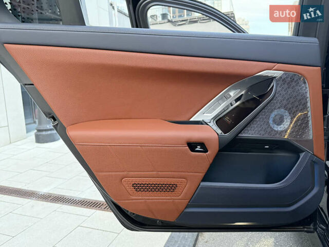 Черный БМВ i7, объемом двигателя 0 л и пробегом 1 тыс. км за 190000 $, фото 87 на Automoto.ua