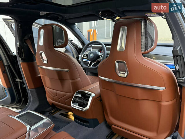 Черный БМВ i7, объемом двигателя 0 л и пробегом 1 тыс. км за 190000 $, фото 53 на Automoto.ua