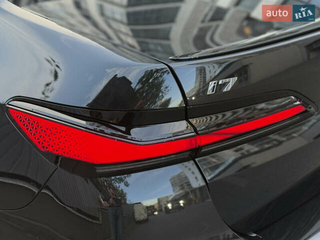 Черный БМВ i7, объемом двигателя 0 л и пробегом 1 тыс. км за 190000 $, фото 40 на Automoto.ua